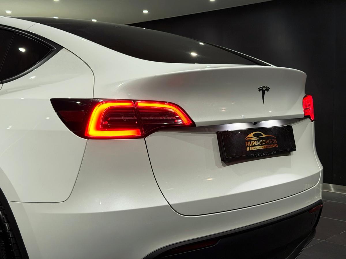 tesla-model-y-2023-eletrico-500cc