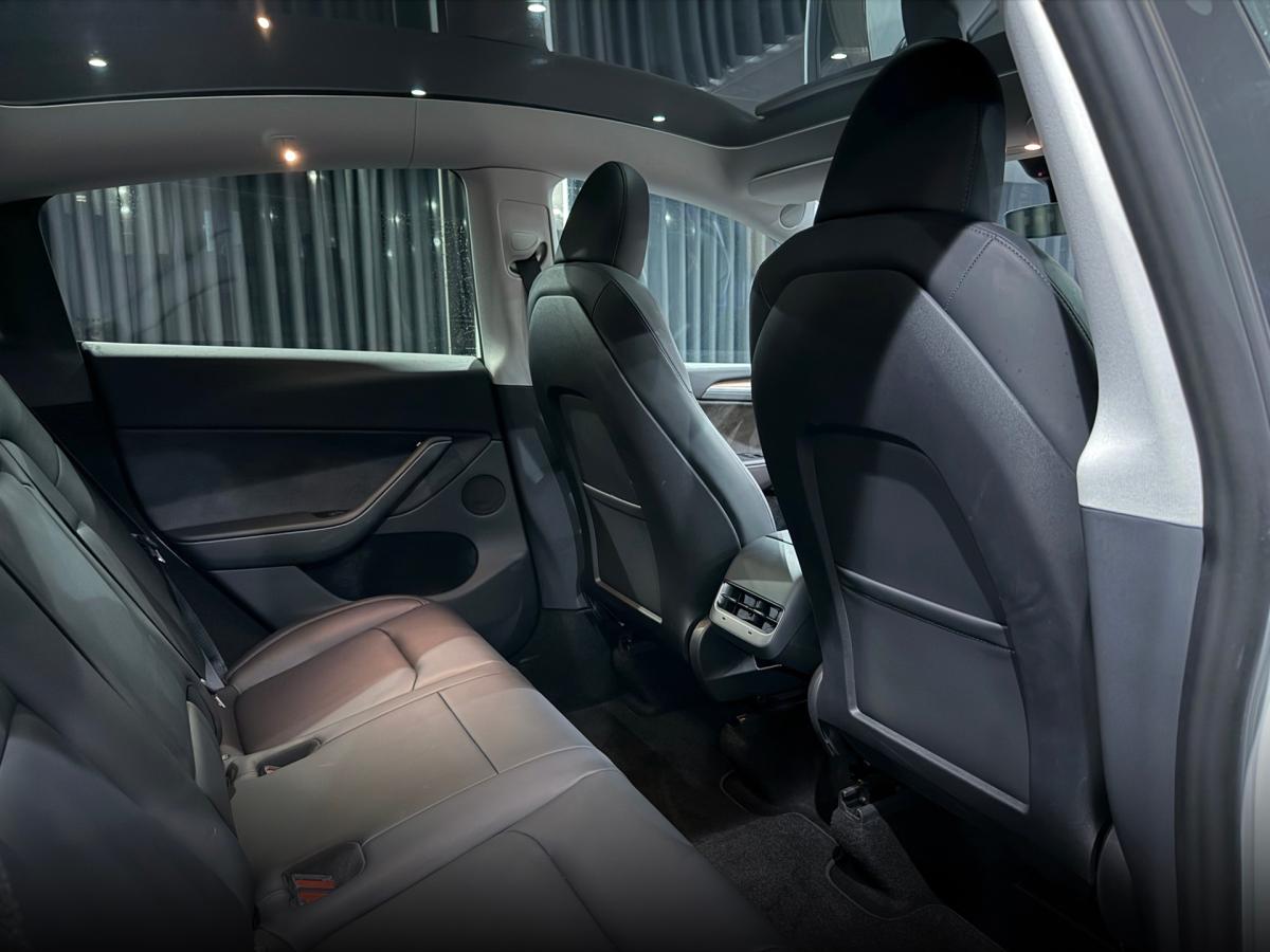 tesla-model-y-2023-eletrico-500cc