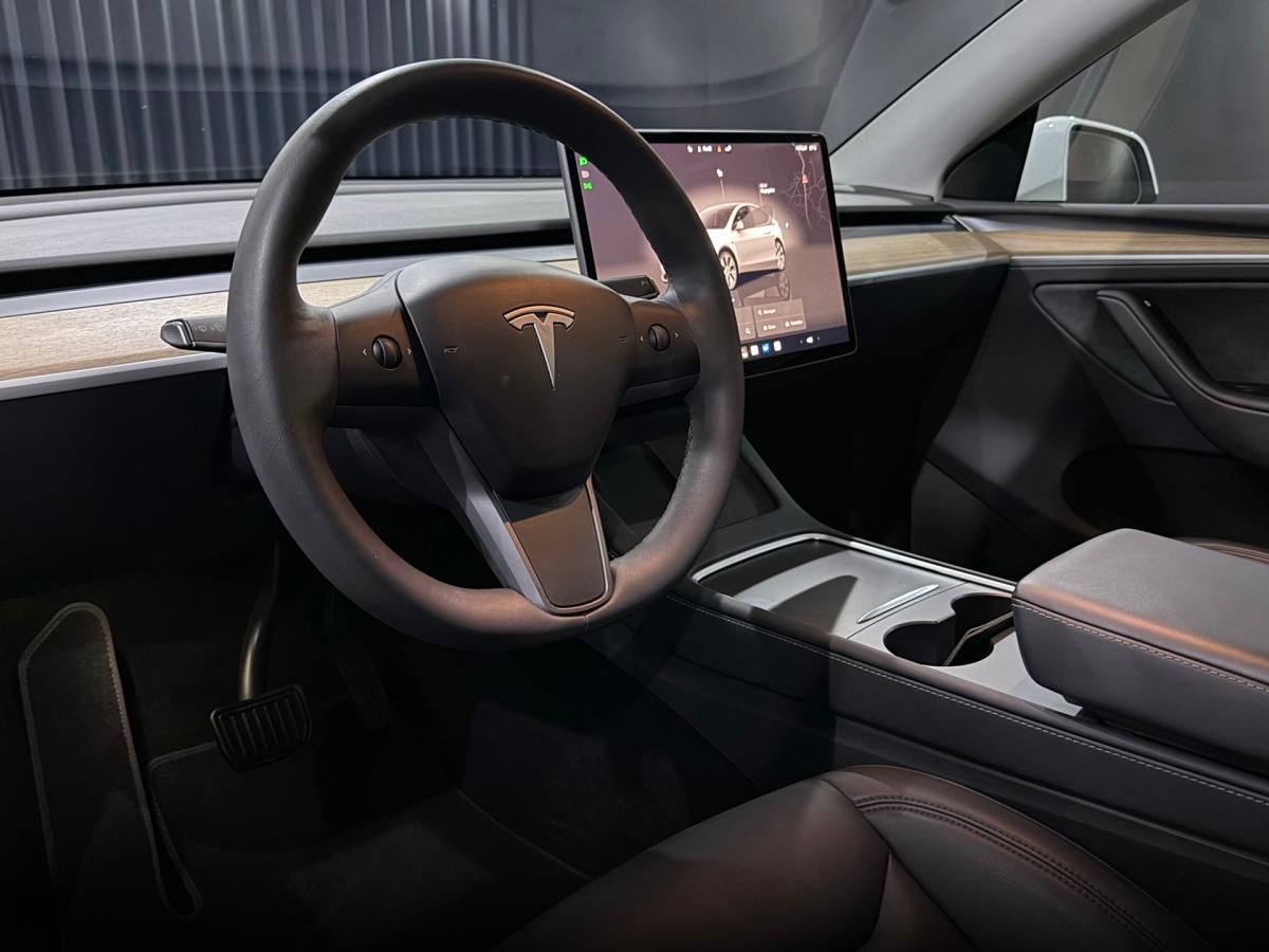 tesla-model-y-2023-eletrico-500cc
