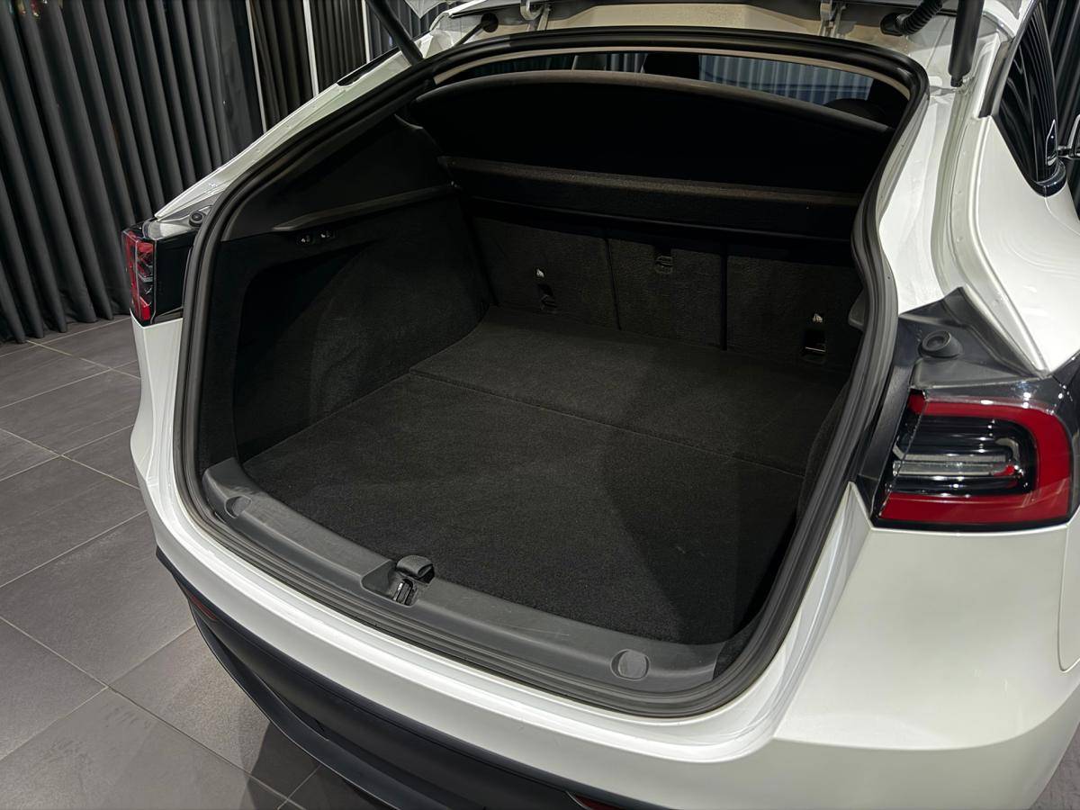tesla-model-y-2023-eletrico-500cc