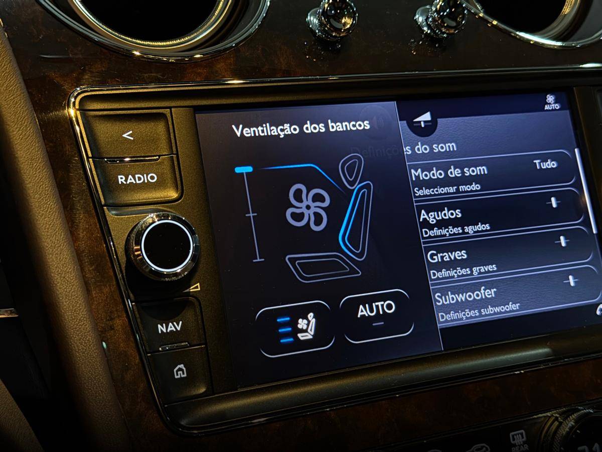 bentley-bentayga-2021-hibrido-a-gasolina-2995cc