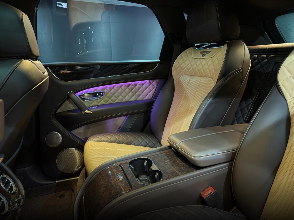 bentley-bentayga-2021-hibrido-a-gasolina-2995cc