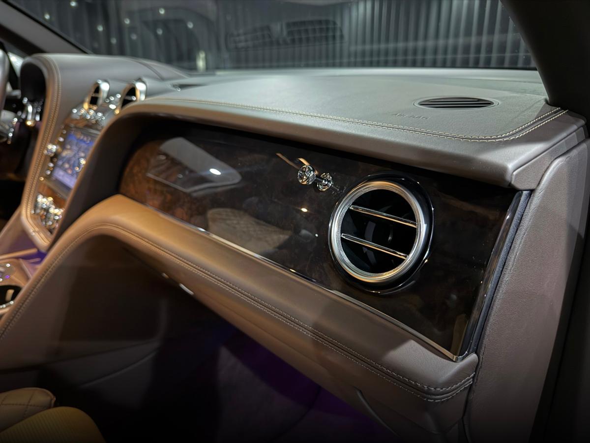 bentley-bentayga-2021-hibrido-a-gasolina-2995cc
