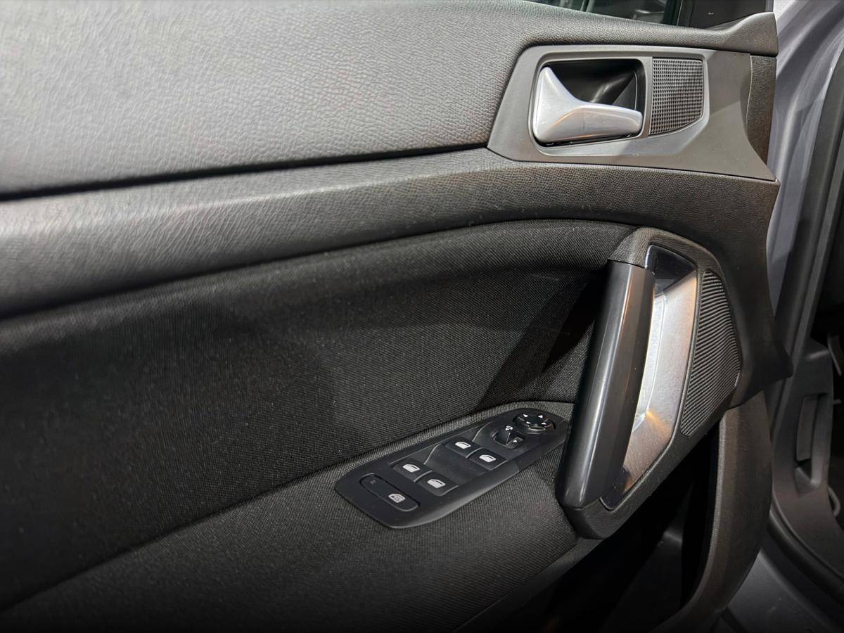 peugeot-308-sw-2018-diesel-1560cc