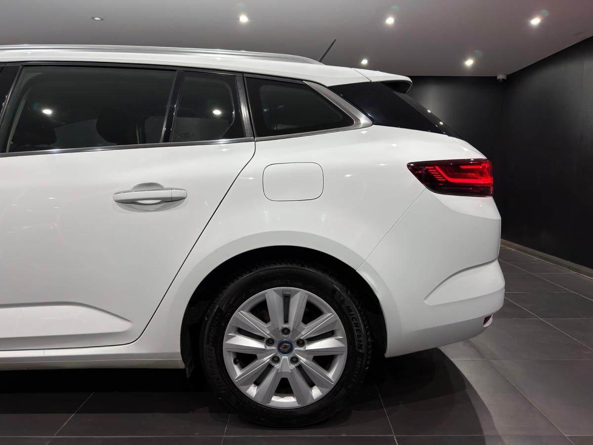renault-megane-e-tech-2021-hibrido-a-gasolina-1598cc