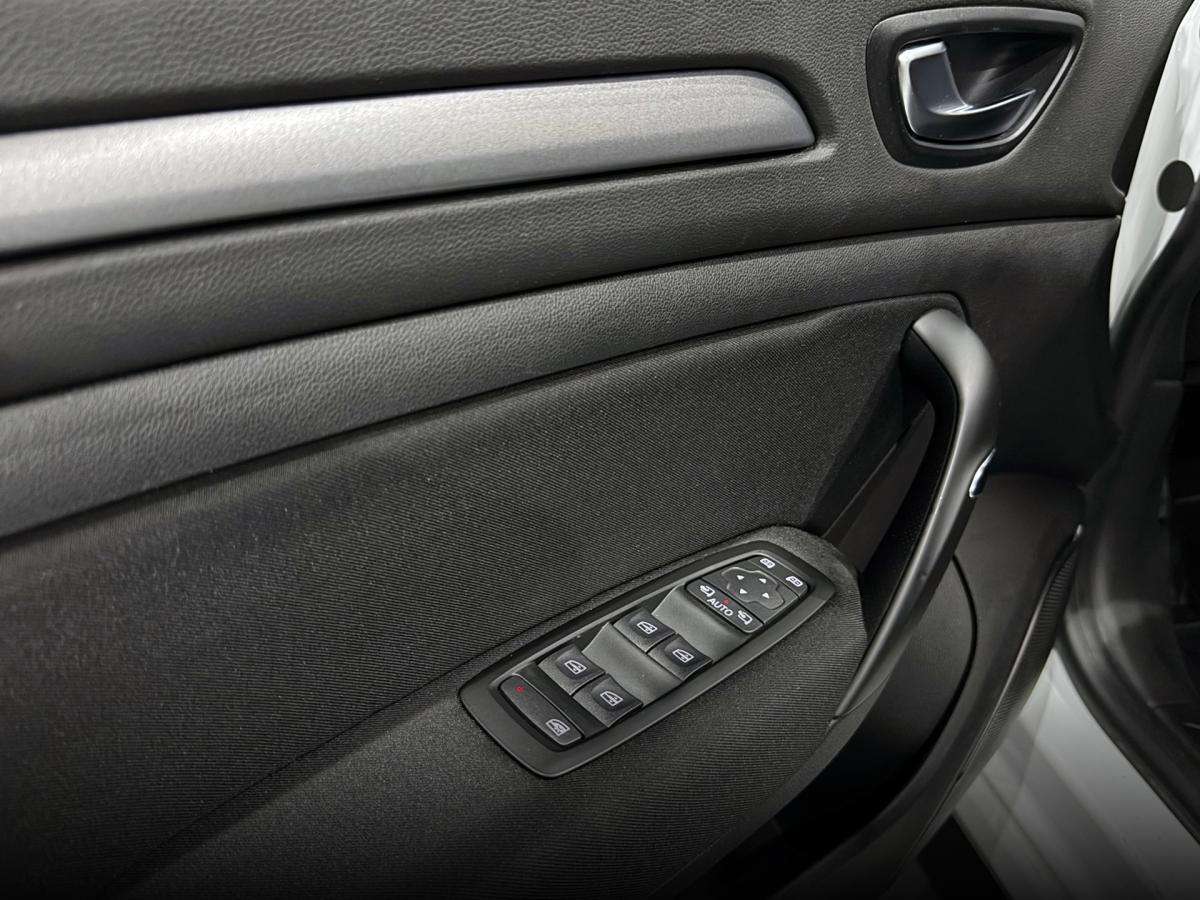 renault-megane-e-tech-2021-hibrido-a-gasolina-1598cc