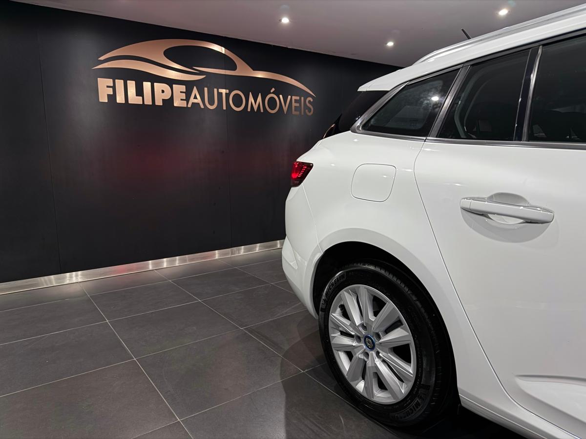 renault-megane-e-tech-2021-hibrido-a-gasolina-1598cc