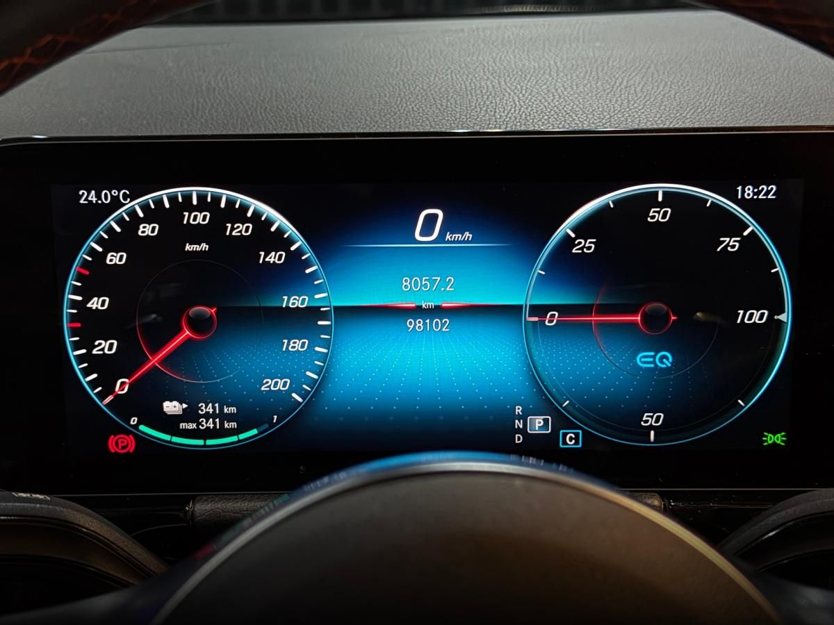 mercedes-benz-eqa-2022-eletrico-500cc