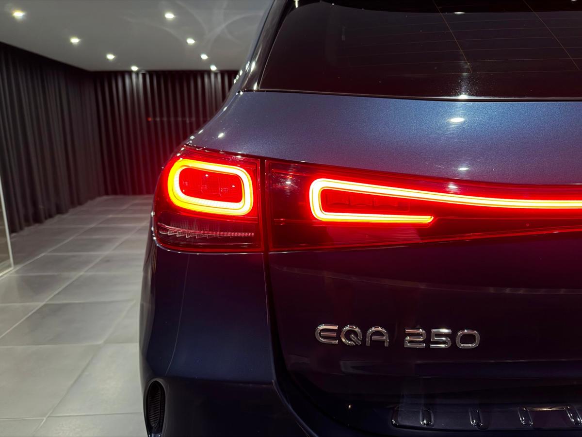 mercedes-benz-eqa-2022-eletrico-500cc