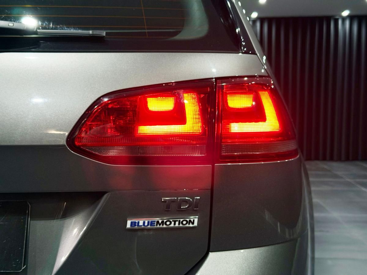 volkswagen-golf-variant-2015-diesel-1598cc