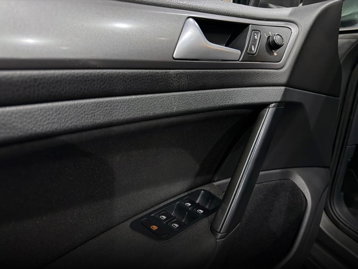 volkswagen-golf-variant-2015-diesel-1598cc