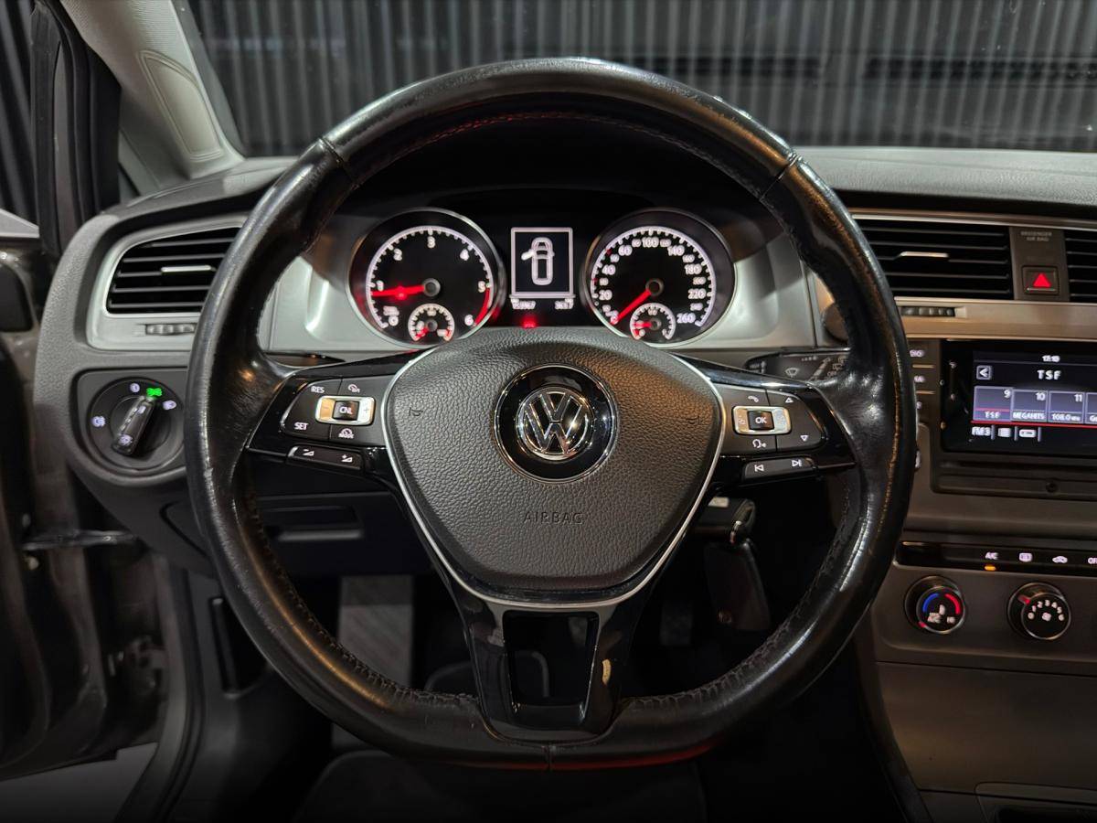 volkswagen-golf-variant-2015-diesel-1598cc
