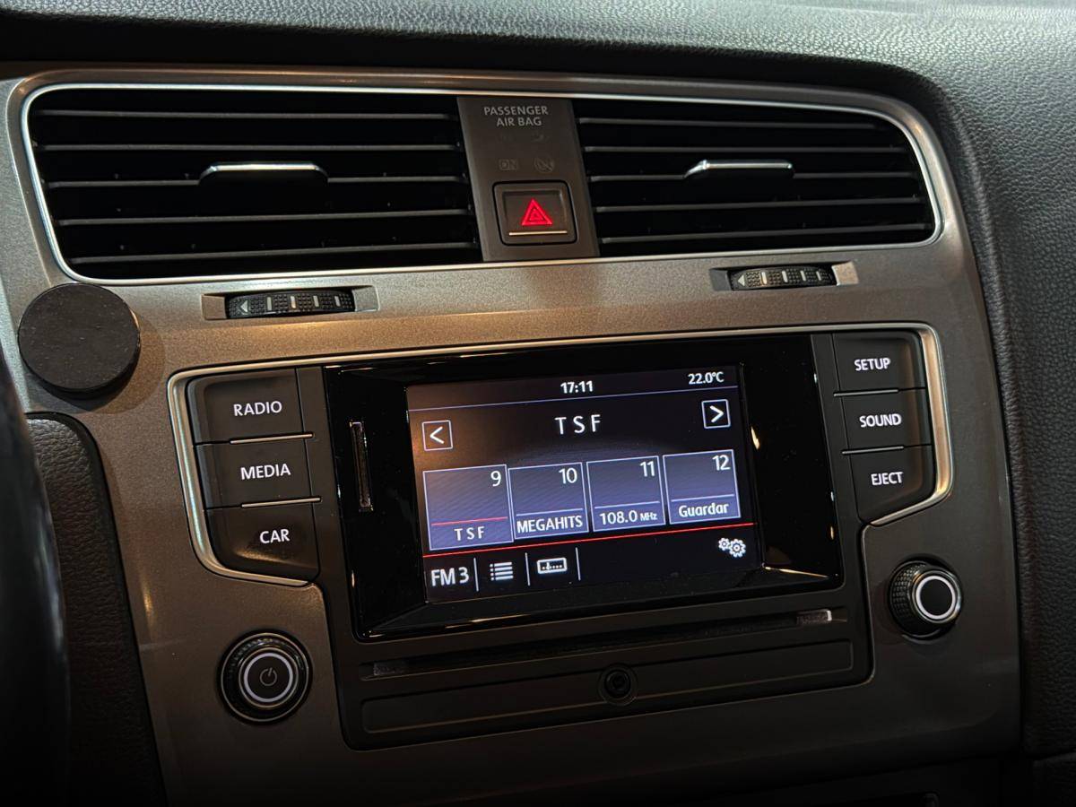 volkswagen-golf-variant-2015-diesel-1598cc