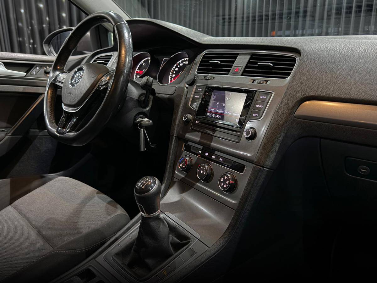 volkswagen-golf-variant-2015-diesel-1598cc