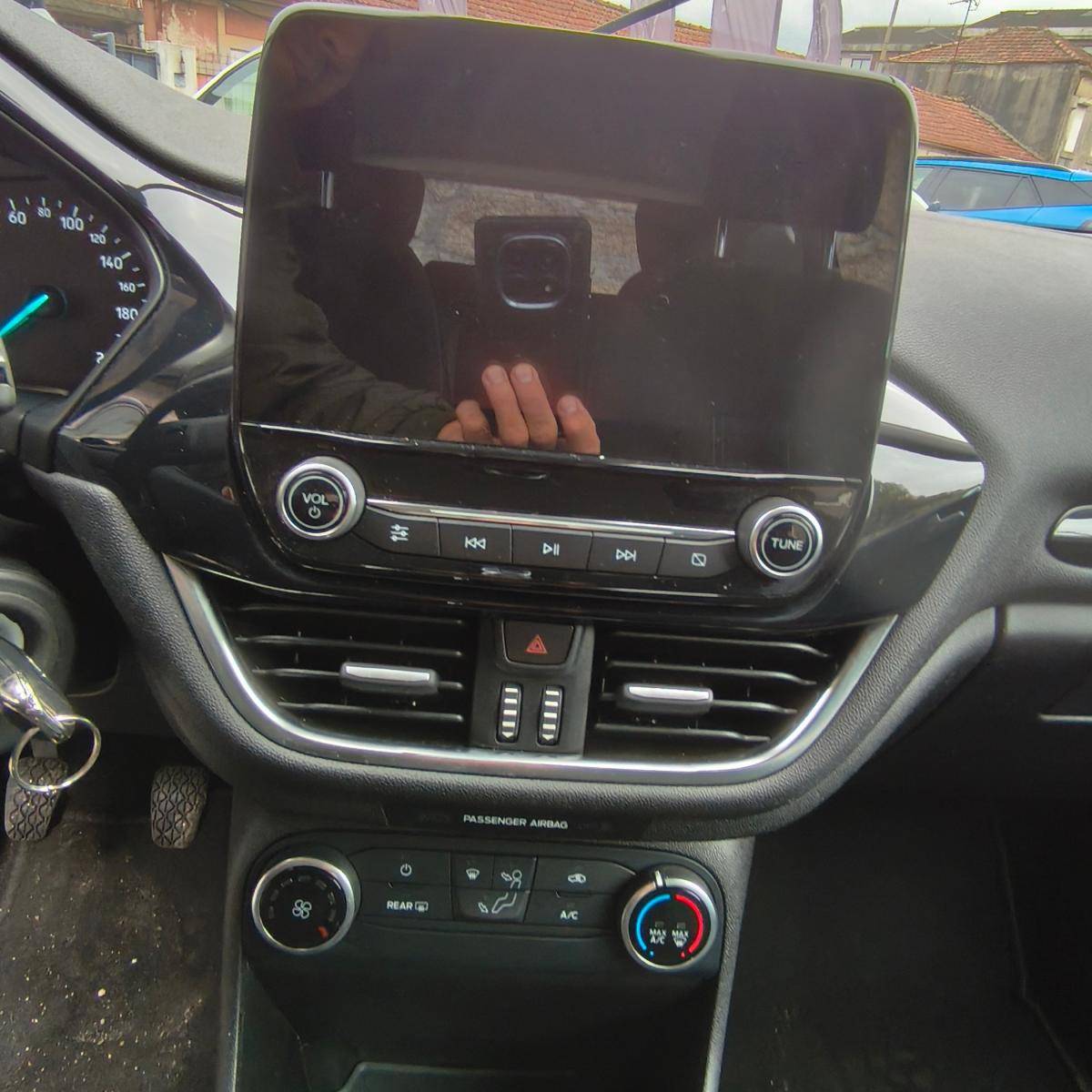 ford-fiesta-2019-gasolina-1084cc