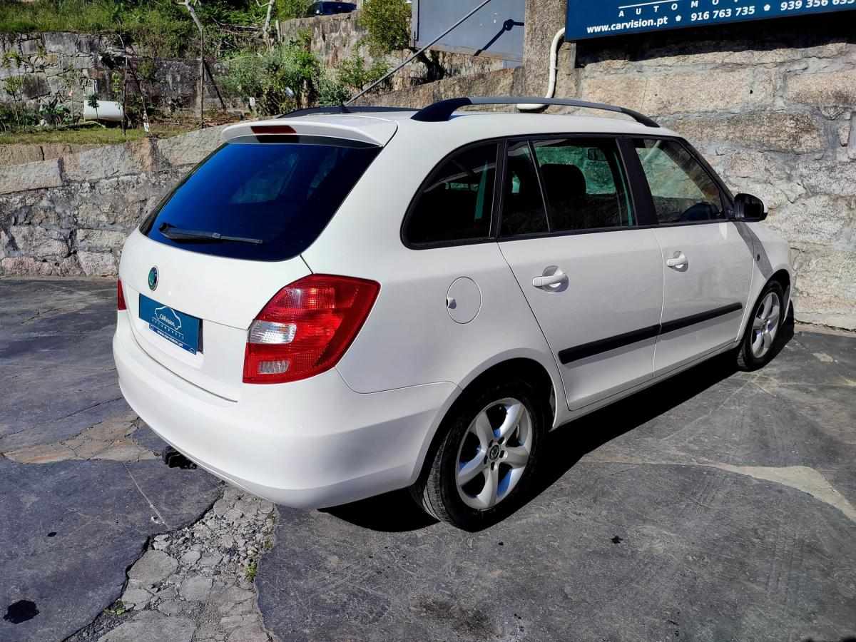 skoda-fabia-break-2011-diesel-1199cc