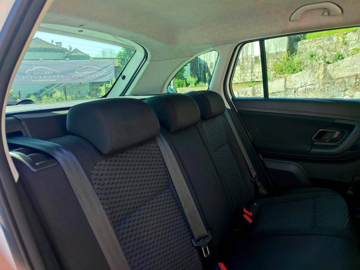 skoda-fabia-break-2011-diesel-1199cc