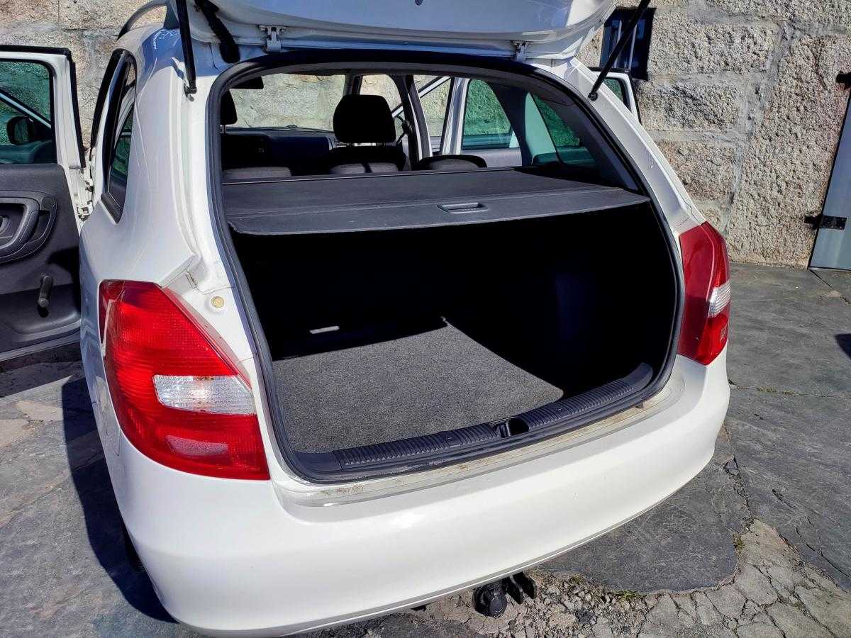 skoda-fabia-break-2011-diesel-1199cc