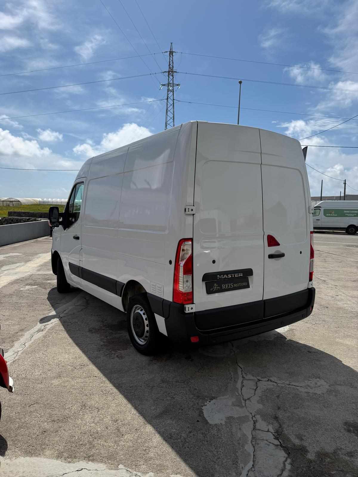 renault-master-2-3-dci-2022-diesel-2298cc
