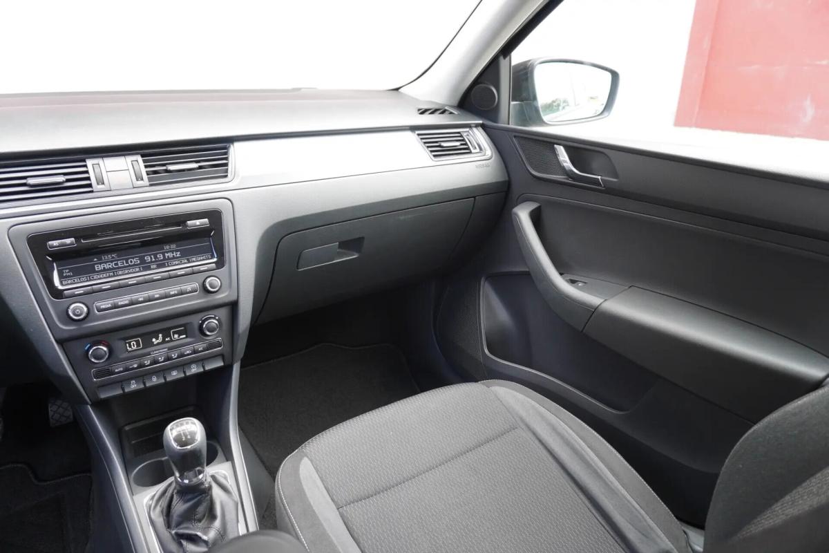skoda-rapid-spaceback-2014-diesel-1598cc