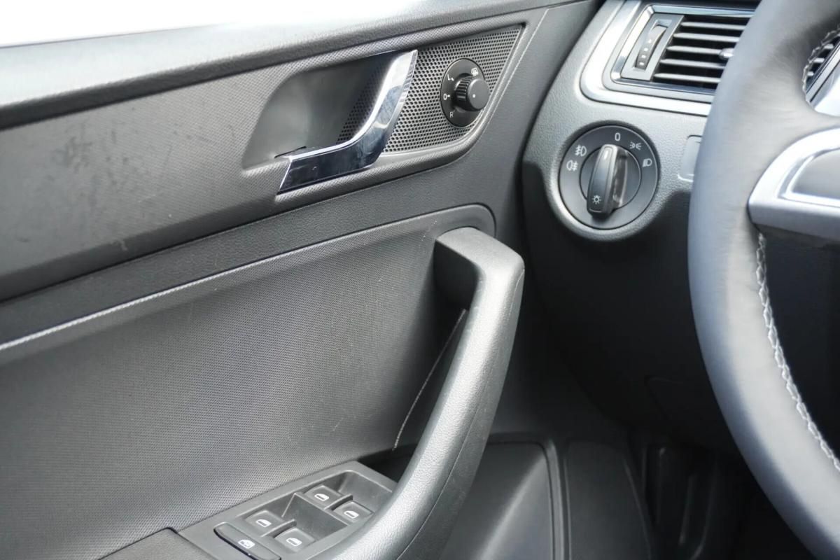 skoda-rapid-spaceback-2014-diesel-1598cc
