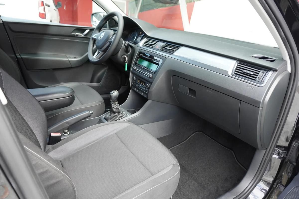 skoda-rapid-spaceback-2014-diesel-1598cc