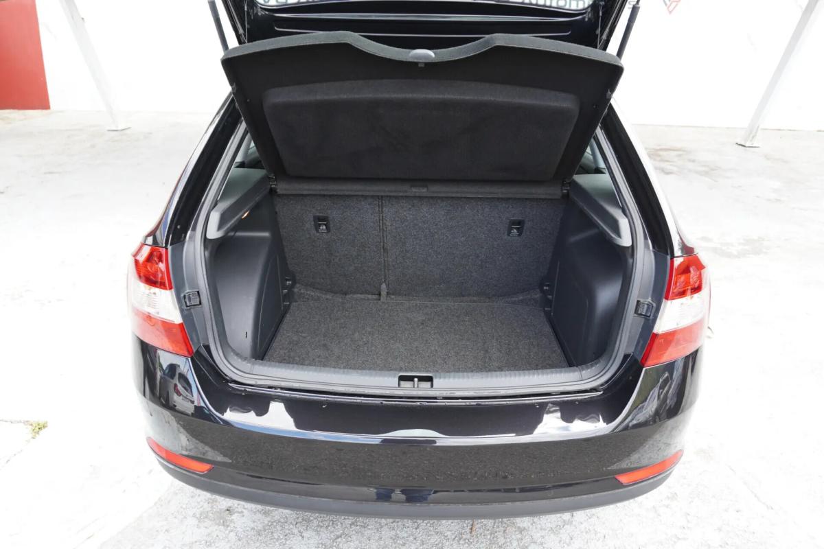 skoda-rapid-spaceback-2014-diesel-1598cc
