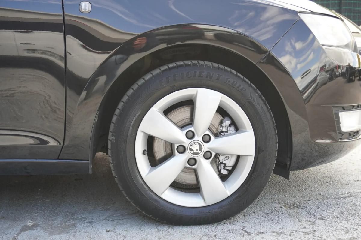 skoda-rapid-spaceback-2014-diesel-1598cc