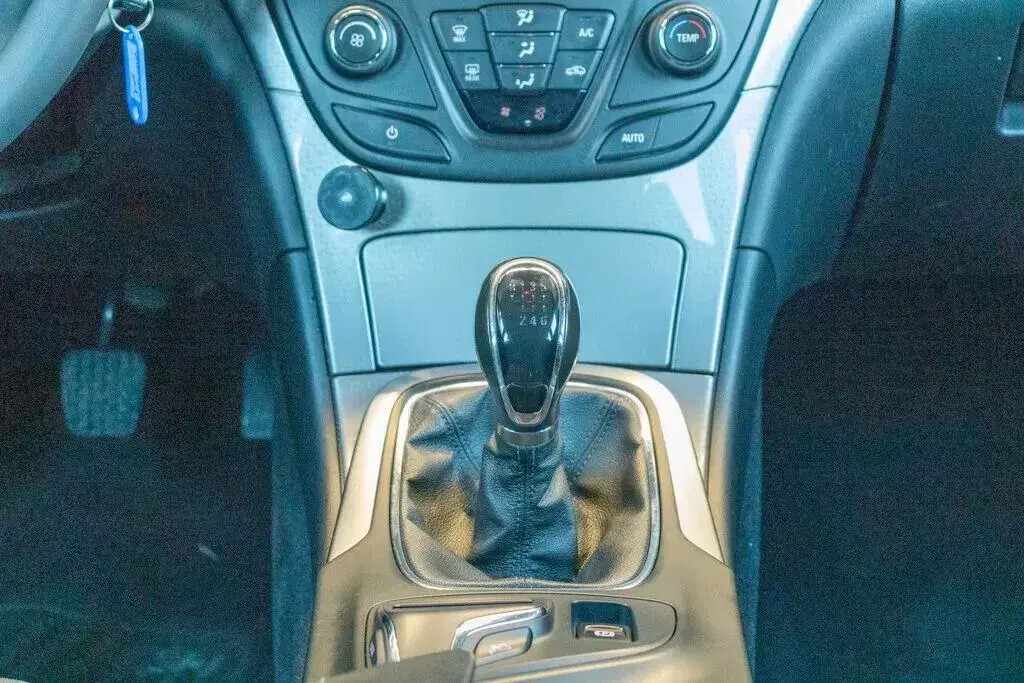 opel-insignia-sports-tourer-2014-diesel-1956cc