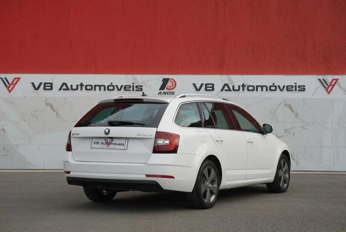 skoda-octavia-break-2018-diesel-1598cc