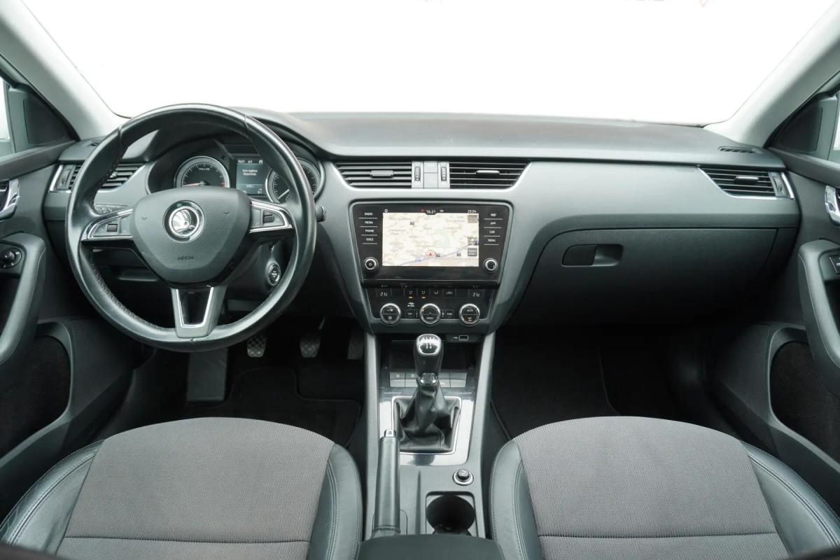 skoda-octavia-break-2018-diesel-1598cc