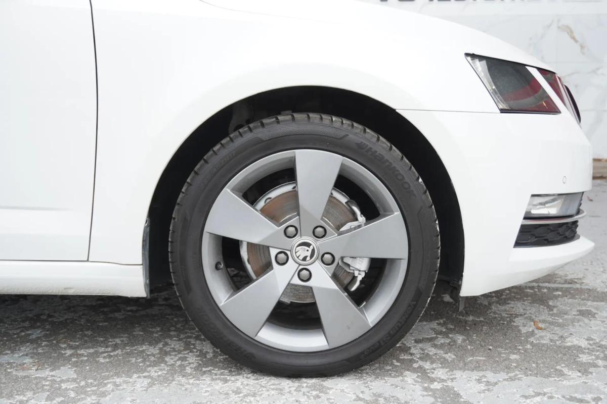 skoda-octavia-break-2018-diesel-1598cc