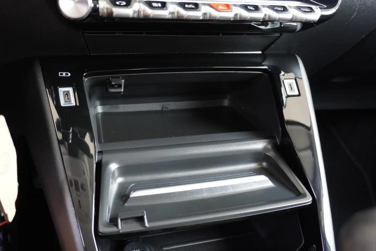 peugeot-208-2025-gasolina-1199cc