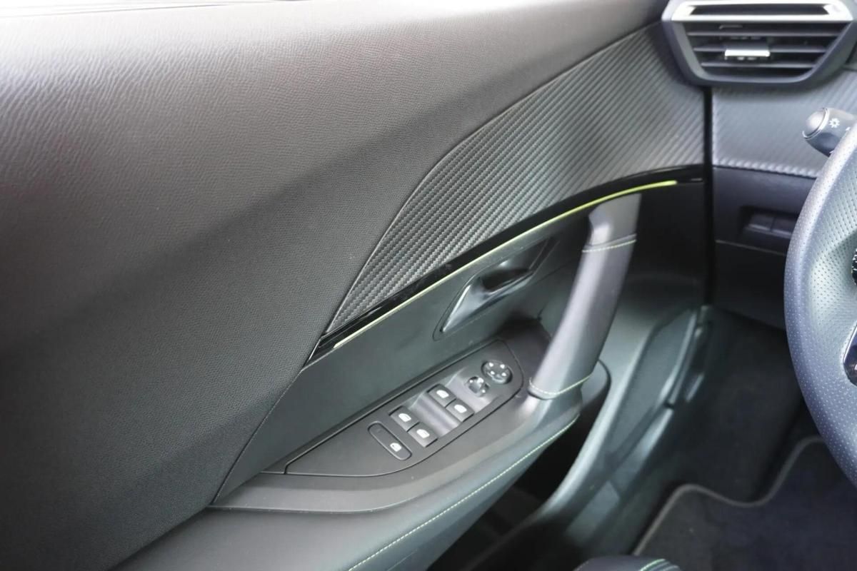 peugeot-2008-2023-gasolina-1199cc