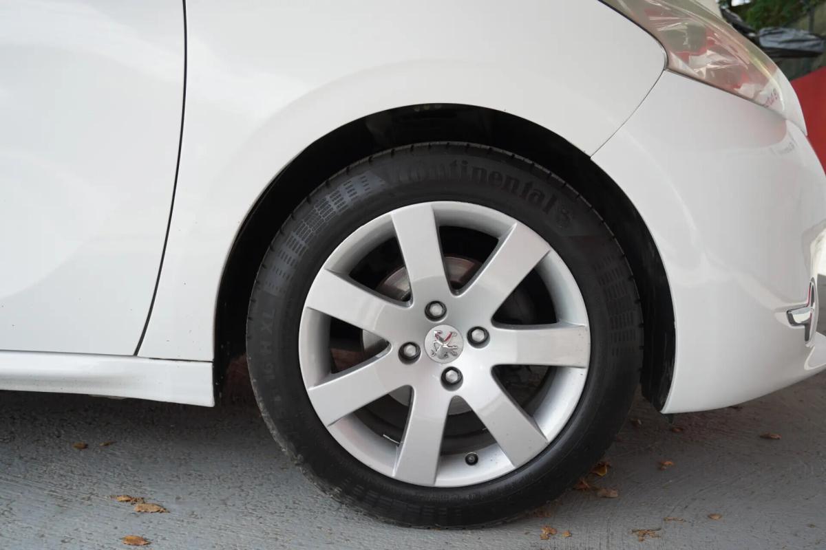 peugeot-208-2014-diesel-1398cc
