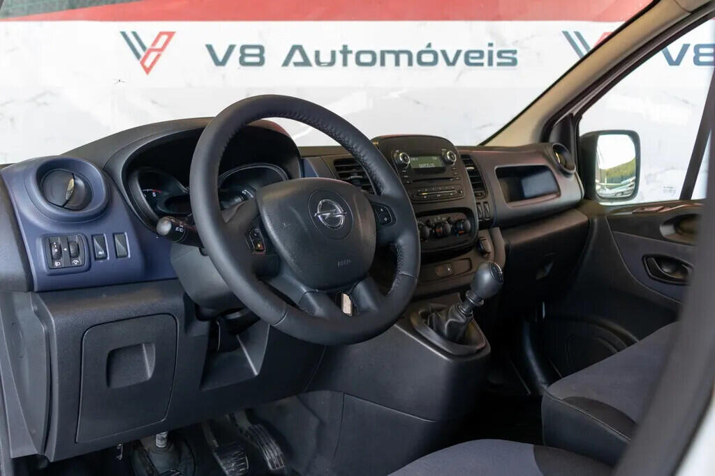 opel-vivaro-2016-diesel-1598cc