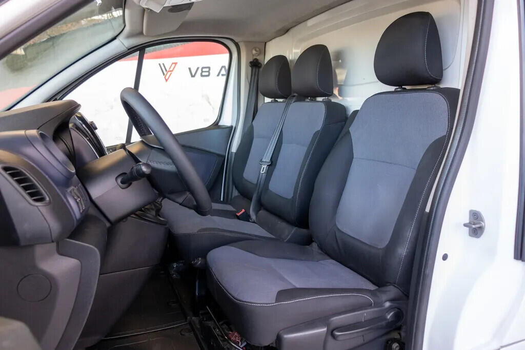 opel-vivaro-2016-diesel-1598cc