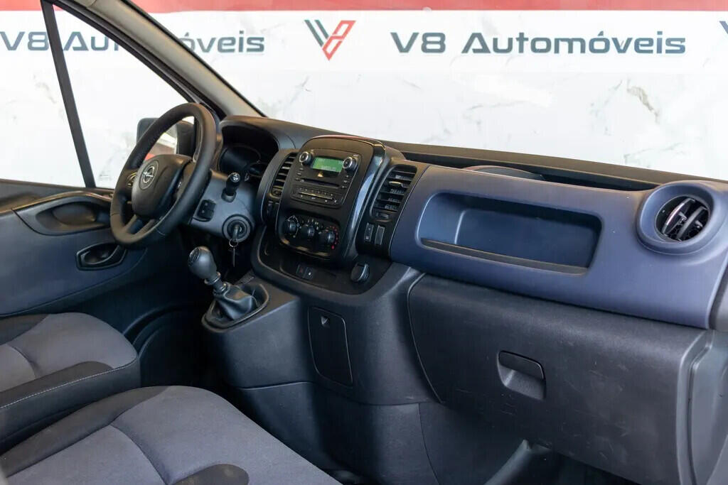 opel-vivaro-2016-diesel-1598cc