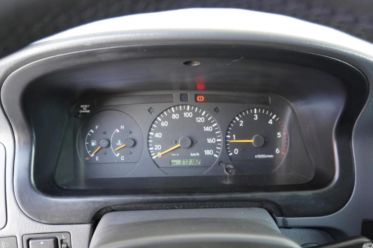 toyota-hiace-2007-diesel-2494cc