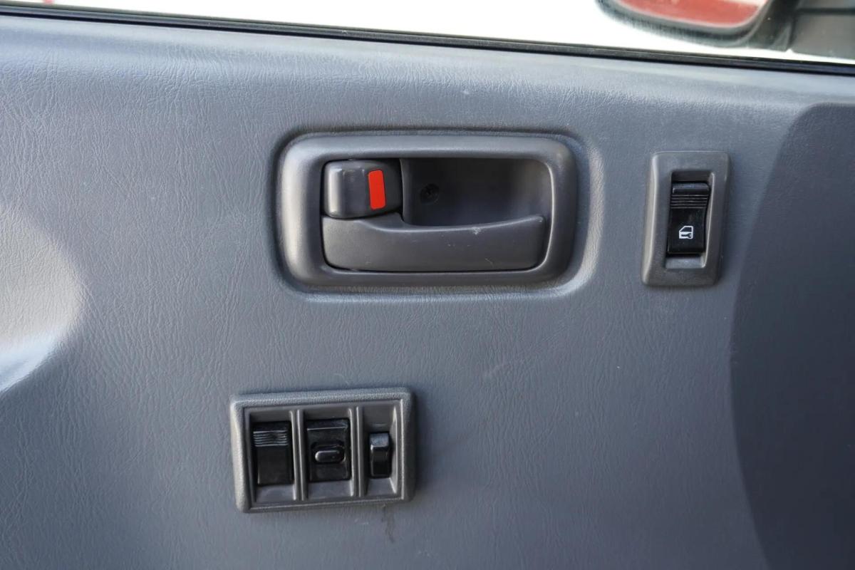 toyota-hiace-2007-diesel-2494cc
