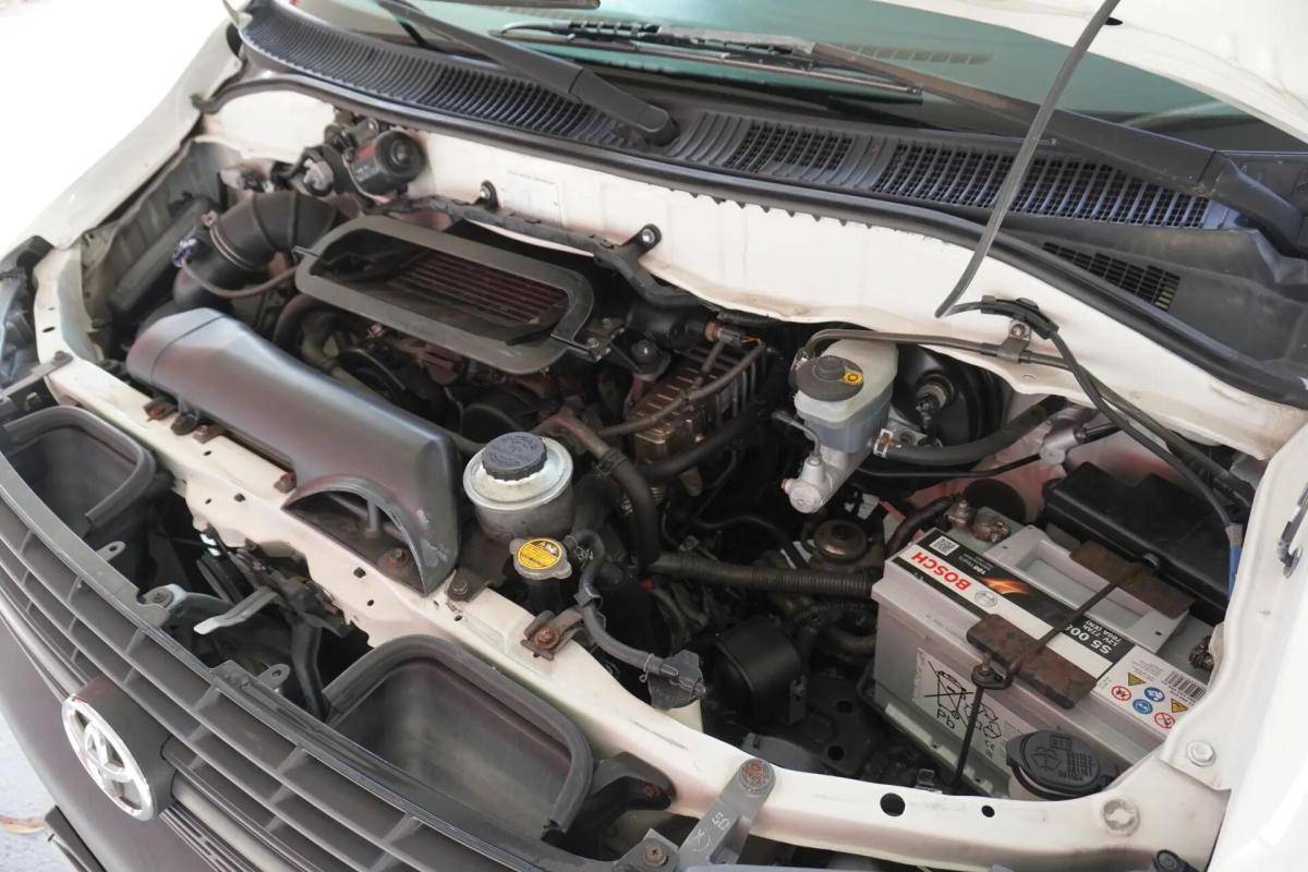 toyota-hiace-2007-diesel-2494cc