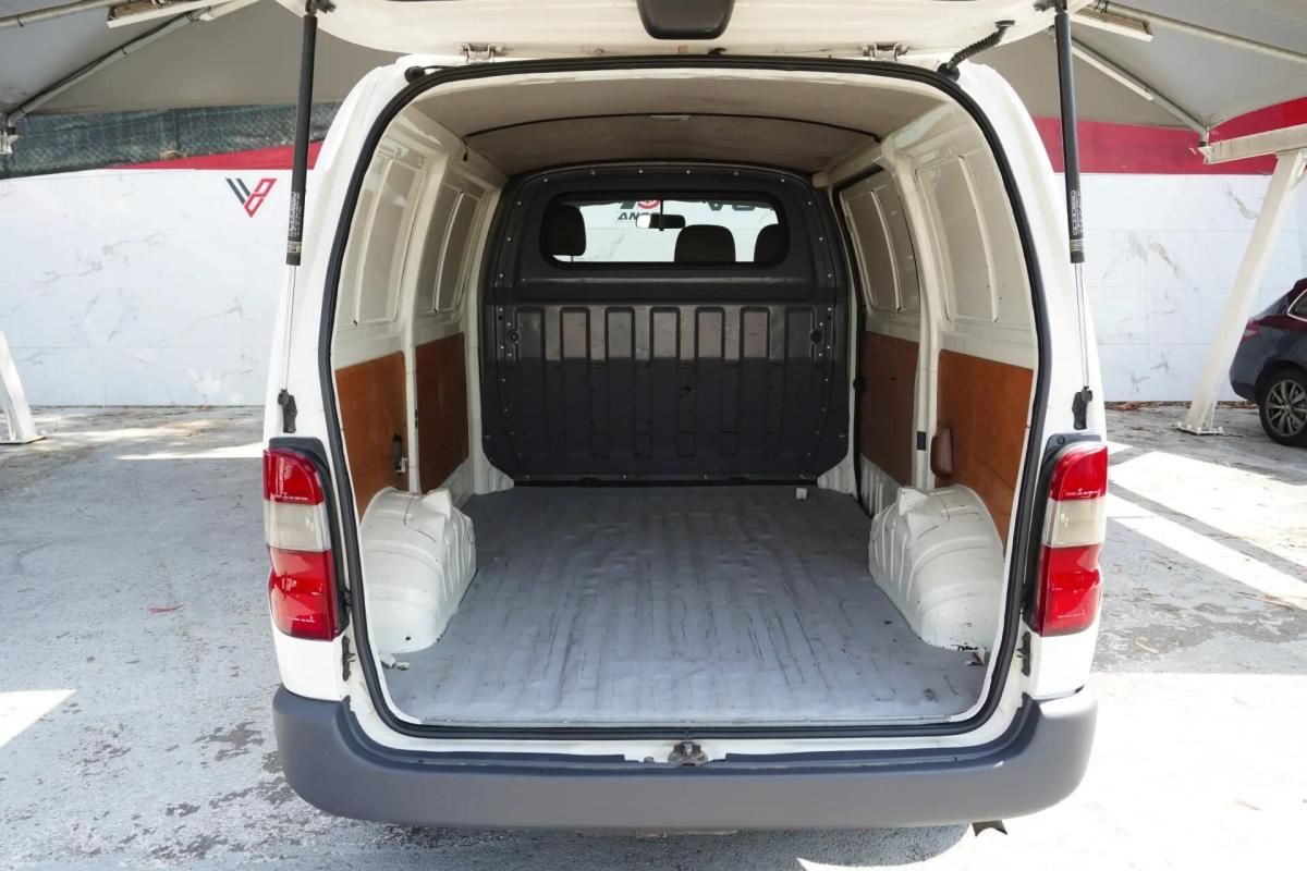 toyota-hiace-2007-diesel-2494cc