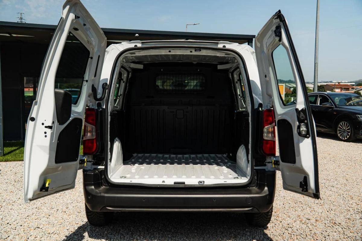 citroen-berlingo-2023-diesel-1499cc