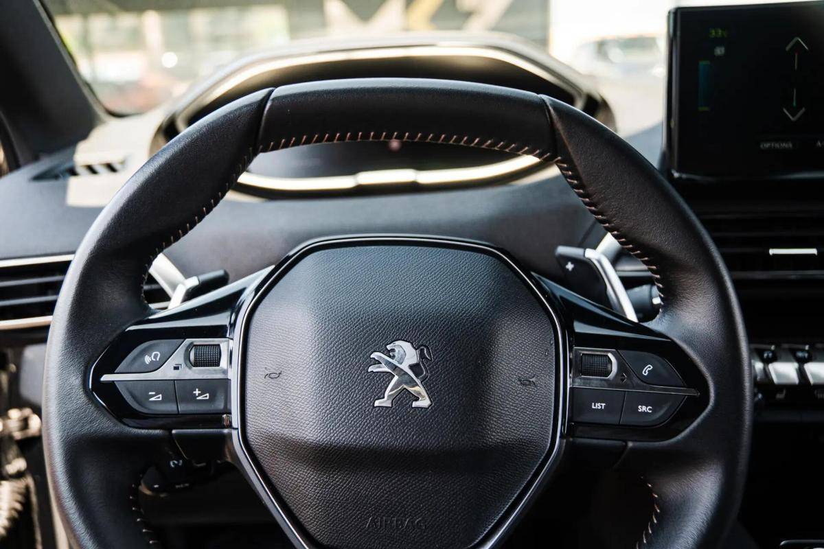 peugeot-3008-2023-hibrido-a-gasolina-1598cc