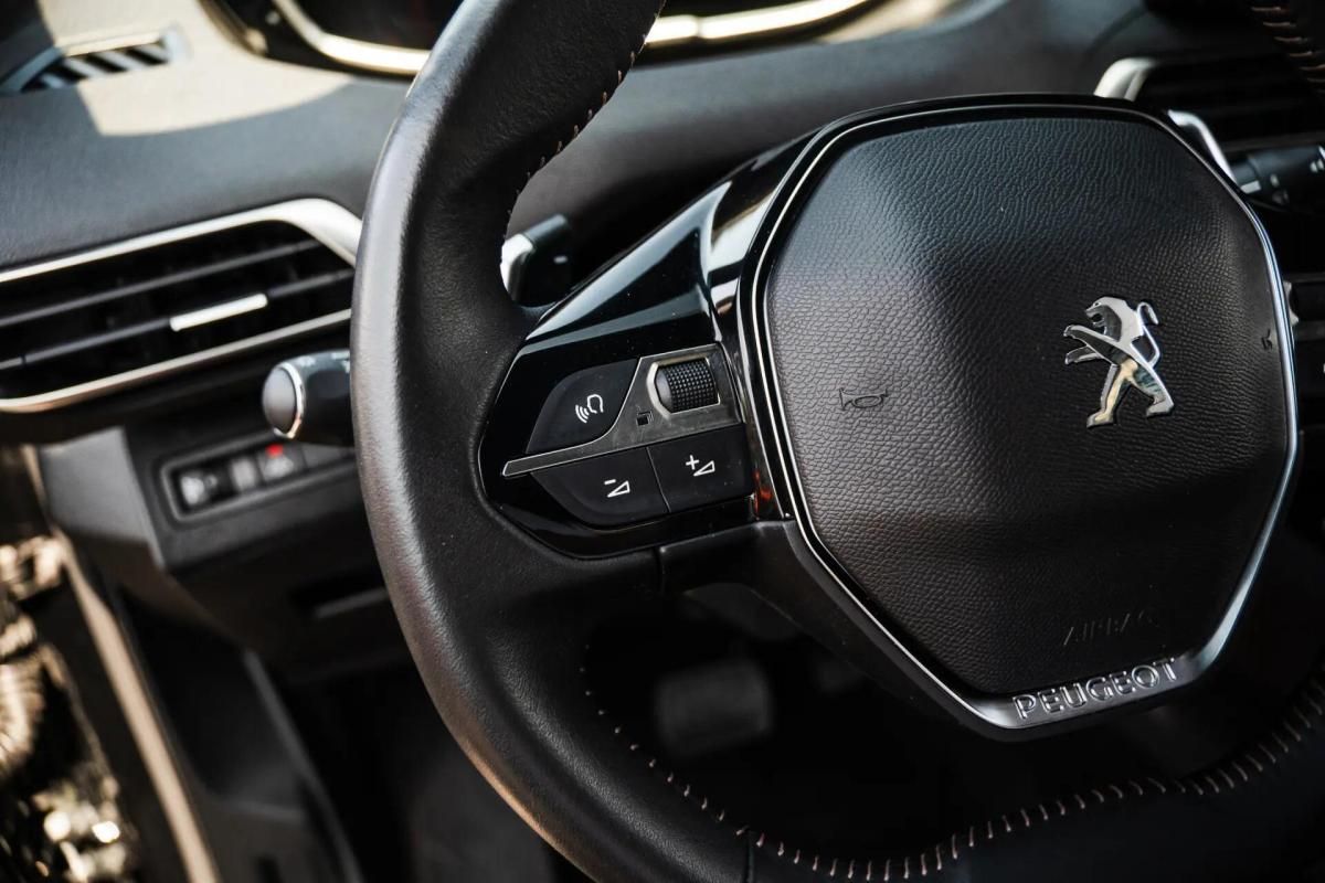 peugeot-3008-2023-hibrido-a-gasolina-1598cc