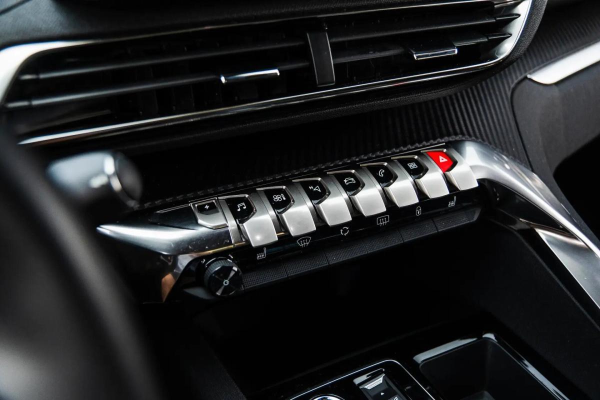 peugeot-3008-2023-hibrido-a-gasolina-1598cc