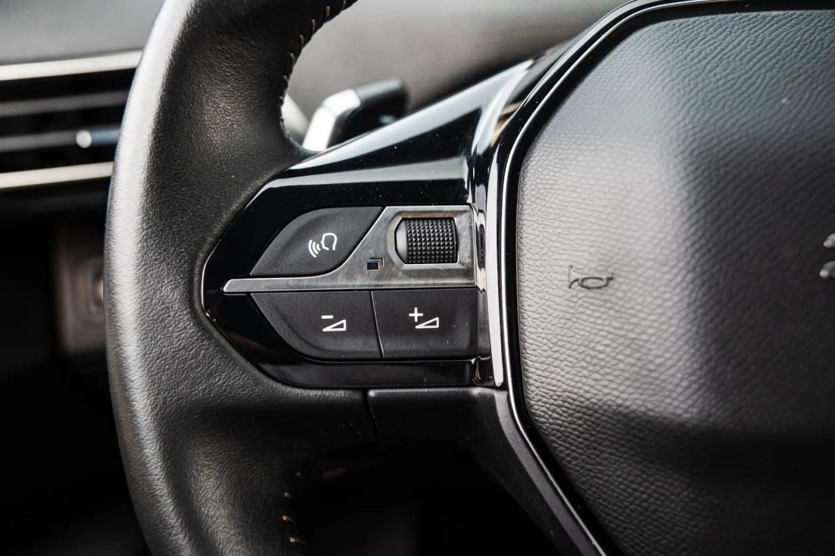 peugeot-3008-2023-hibrido-a-gasolina-1598cc