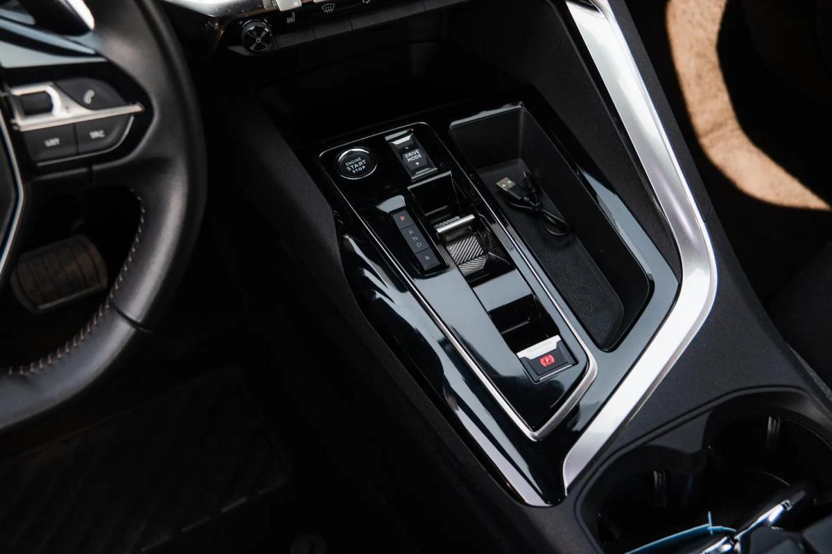 peugeot-3008-2023-hibrido-a-gasolina-1598cc