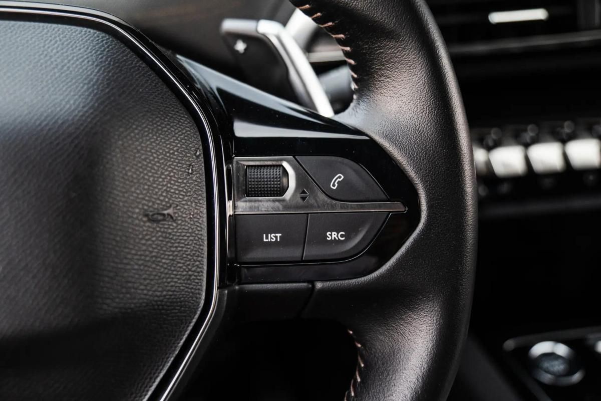 peugeot-3008-2023-hibrido-a-gasolina-1598cc