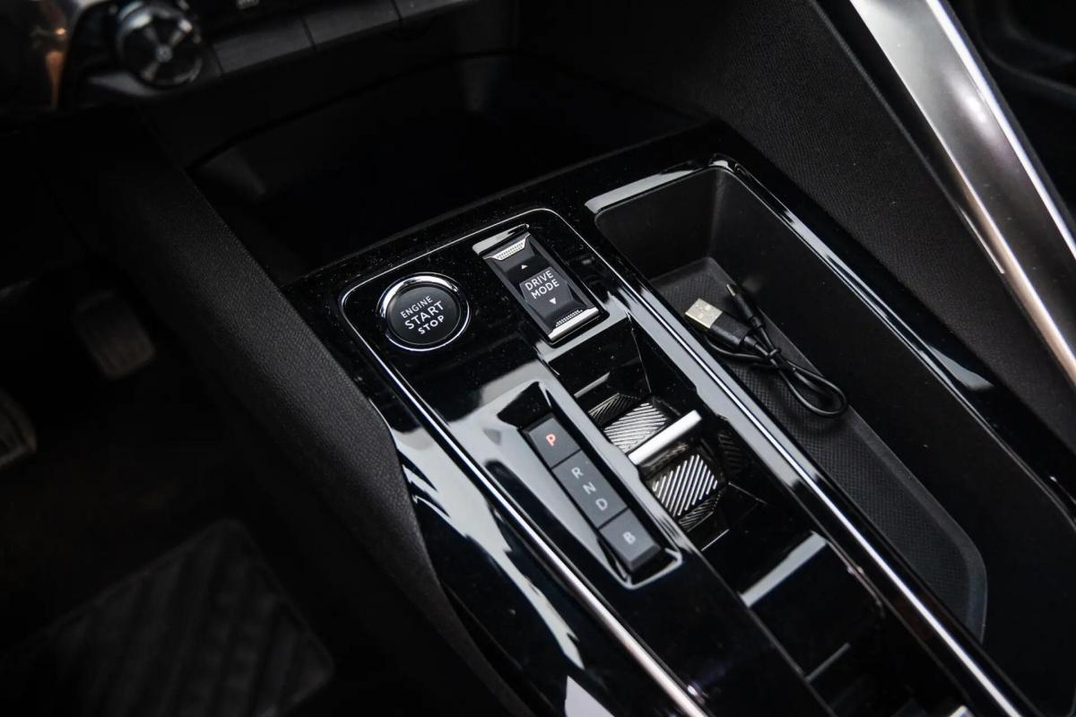 peugeot-3008-2023-hibrido-a-gasolina-1598cc